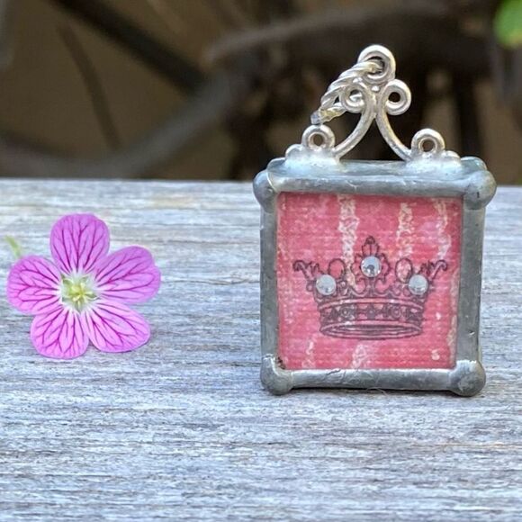 Pink Queen Crown and Initial "J" Charm/Pendant w/Silver Border EUC! - Picture 3 of 5